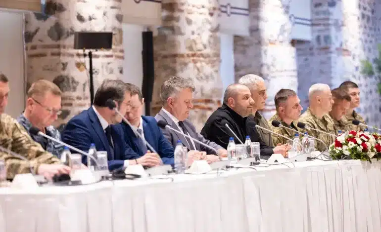 المحادثات في إسطنبول