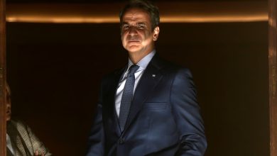 رئيس الوزراء كيرياكوس ميتسوتاكيس