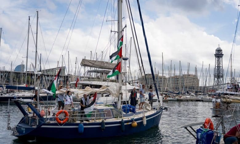 ميناء مدينة جنوة الإيطالية