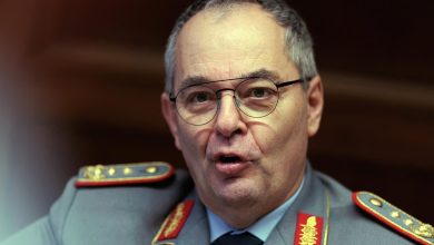 قائد الجيش الألماني الفريق ألفونس مايس