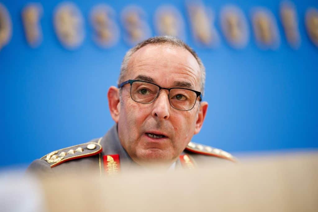 المفتش العام للقوات المسلحة الجنرال كارستن بروير