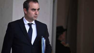 رئيس الوزراء "سيباستيان ليكورنو"