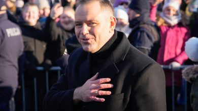 الرئيس البولندي القومي كارول ناووركي