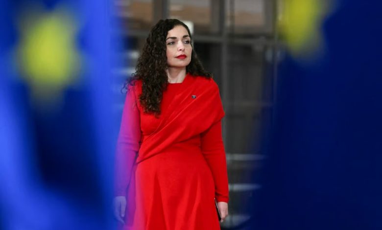 الرئيسة السابقة لكوسوفو فيوسا عثماني