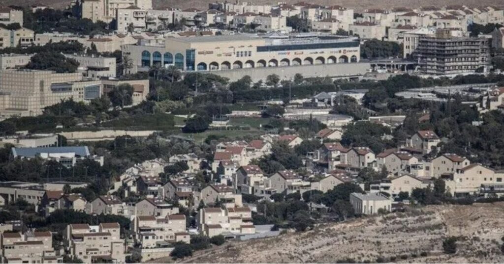 إسرائيل تتهم وزير الخارجية البريطاني بالإضرار بالعلاقات بعد رفضه مشروع «إي 1» الاستيطاني