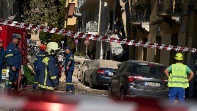 انهيار مبنى قرب الأكروبوليس في أثينا إثر انفجار قوي وإصابة شخصين