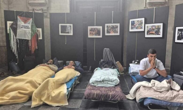 إضراب جوع في بروكسل للمطالبة بإنقاذ عائلات فلسطينية عالقة بغزة