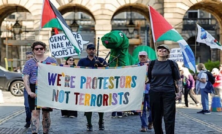 ارتفاع قياسي في الاعتقالات البريطانية المرتبطة بالإرهاب مع حظر حركة فلسطين أكشن