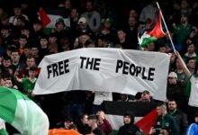 منتخب أيرلندا يقرر خوض مواجهة إسرائيل بشارات سوداء تضامناً مع غزة
