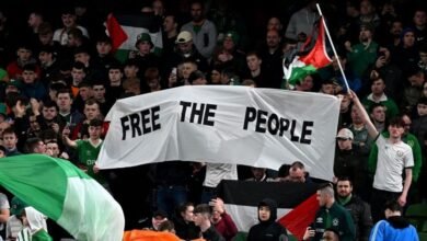 منتخب أيرلندا يقرر خوض مواجهة إسرائيل بشارات سوداء تضامناً مع غزة