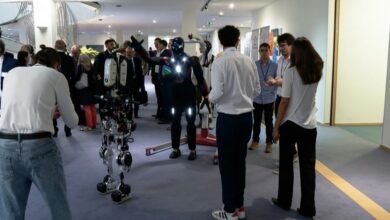 البرلمان الأوروبي يعرض روبوتات ذكية لتعويض نقص 11 مليون عامل بحلول 2035