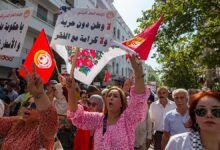 آلاف التونسيين يتظاهرون في أكبر احتجاج ضد الرئيس قيس سعيد