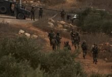 ساعر يدين اعتداء المستوطنين على وفد أوروبي