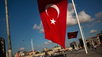 الشرطة التركية تداهم قناة هالك تي في وتوقف بثها فرضاً