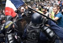فرنسا تدرس حجب منصات التواصل خلال الاحتجاجات وسط جدل قانوني