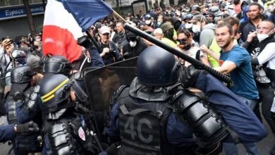فرنسا تدرس حجب منصات التواصل خلال الاحتجاجات وسط جدل قانوني