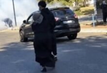 مشهد أم مغربية في فرنسا يثير جدلاً حول التربية والقانون