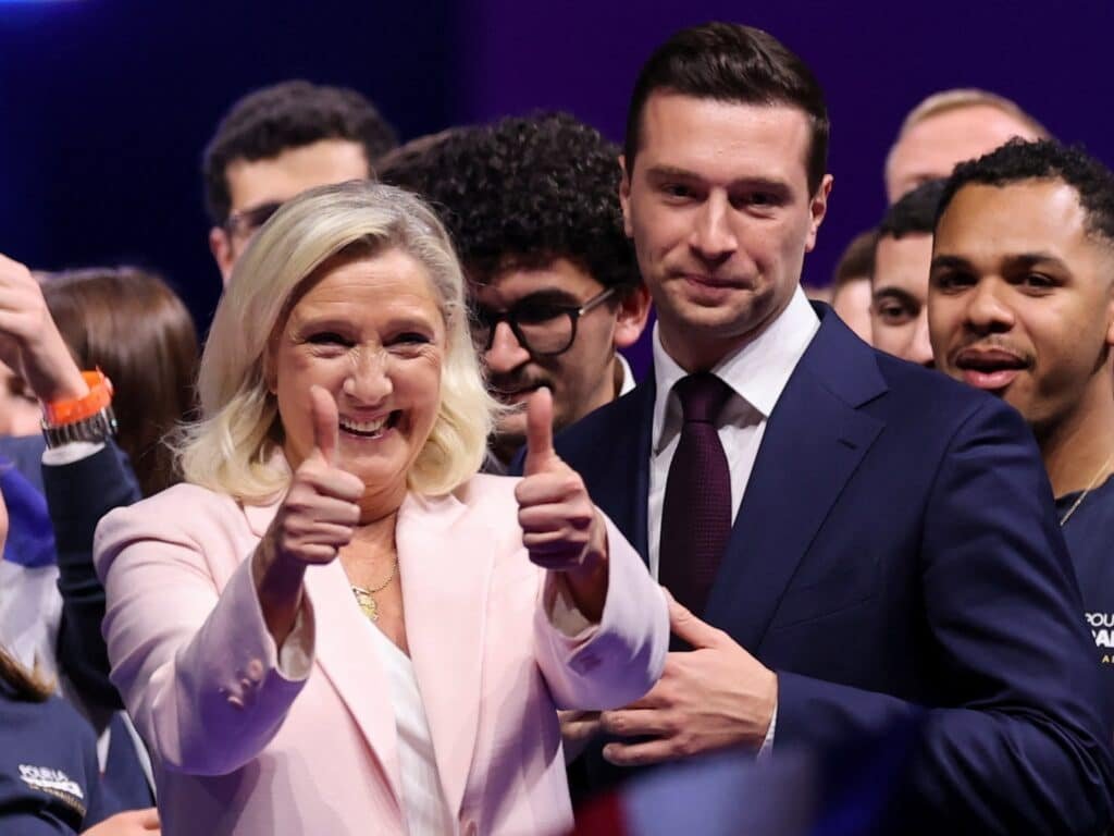 لوبان تدشن حملتها للرئاسيات الفرنسية بوعود "النهضة" وتشكيل حكومة وحدة وطنية يقودها بارديلا
