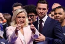 لوبان تدشن حملتها للرئاسيات الفرنسية بوعود "النهضة" وتشكيل حكومة وحدة وطنية يقودها بارديلا