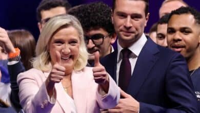 لوبان تدشن حملتها للرئاسيات الفرنسية بوعود "النهضة" وتشكيل حكومة وحدة وطنية يقودها بارديلا